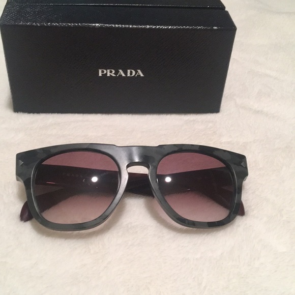 Prada Sunglasses with case main image 15